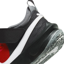 CW6736-607 - Chaussures de basketball enfant Nike Team Hustle D 10 - University Red/White-Particle Grey-Black