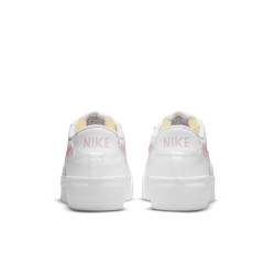 Baskets femme Nike Blazer Low Platform - Blanc/Rose Glaze-Blanc Sommet-Noir - DJ0292-103
