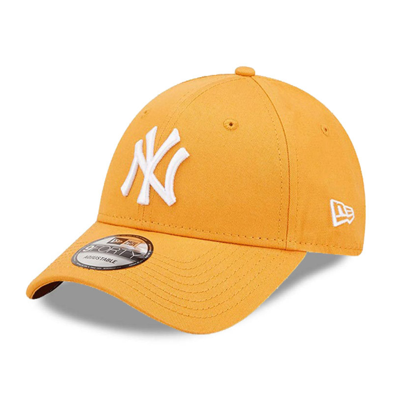 New Era 9FORTY NY Yankees Black Baseball Cap  Baseball hat outfit, New era  cap outfit woman, Cap outfit
