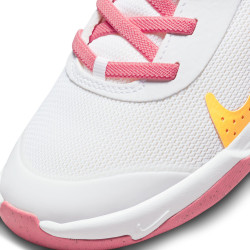 Nike Omni Multi-Court children's shoes - White/Limon Pulse-Coral Chalk-Sea Coral - DM9026-102
