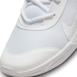 Nike Omni Multi-Court enfant - Blanc/Blanc-Platine Pure - DM9027-100