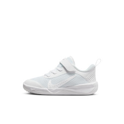 Nike Omni Multi-Court Kids' Shoe - White/White-Pure Platinum - DM9026-100