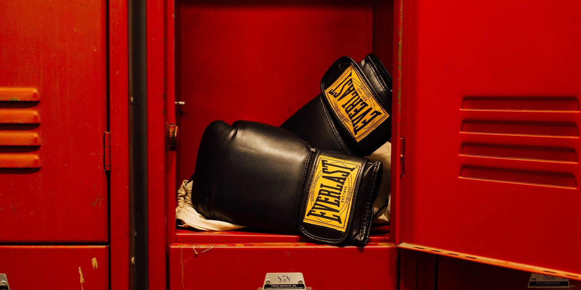 Find your Everlast boxing glove size
