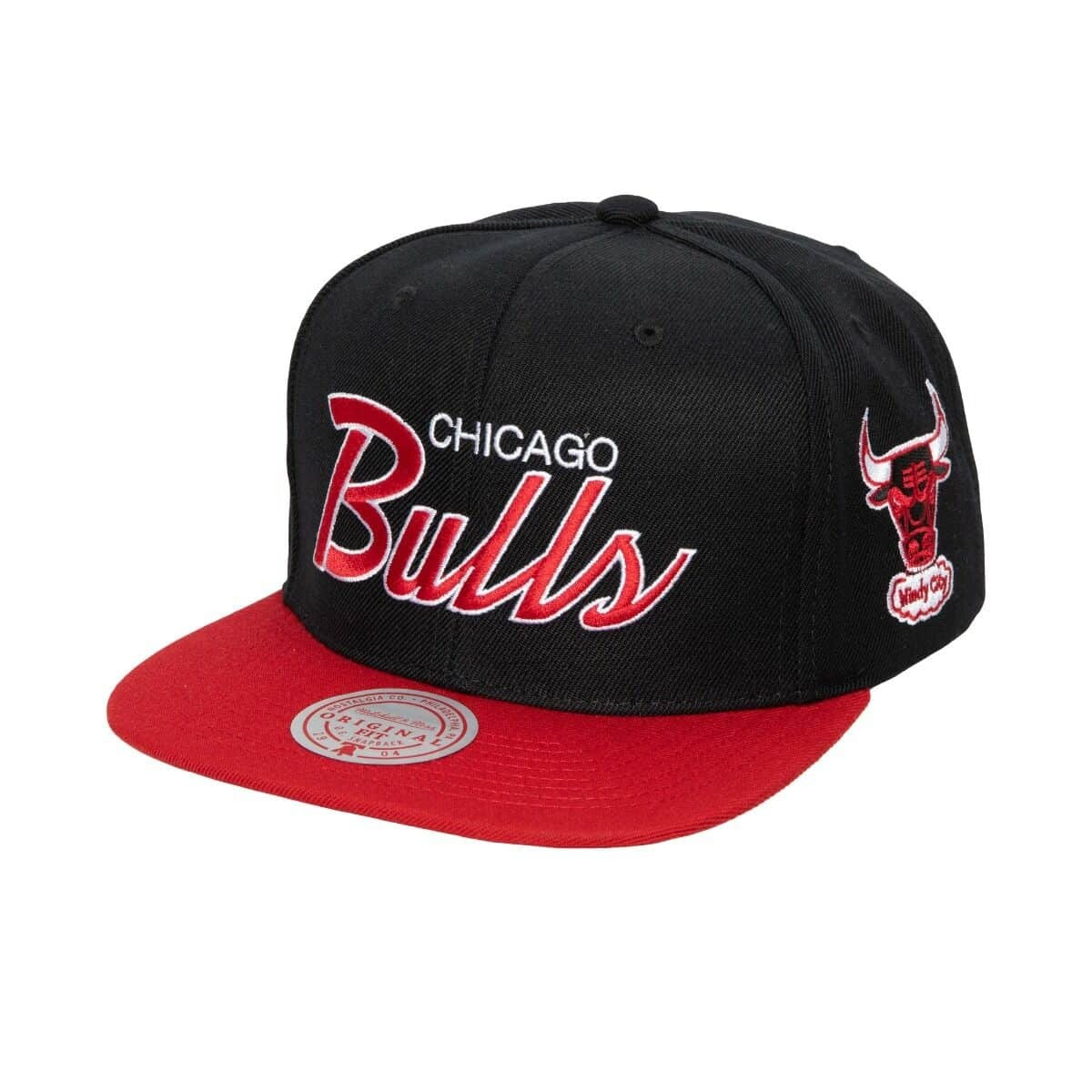 Mitchell & Ness NBA Chicago Bulls Team Script 2.0 Snapback Men's Basketball Cap - Black/Red - HHSS3282-CBUBLK